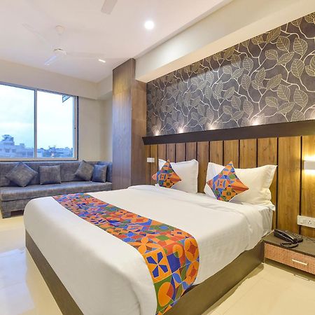 Fabhotel The Max Glory インドール エクステリア 写真