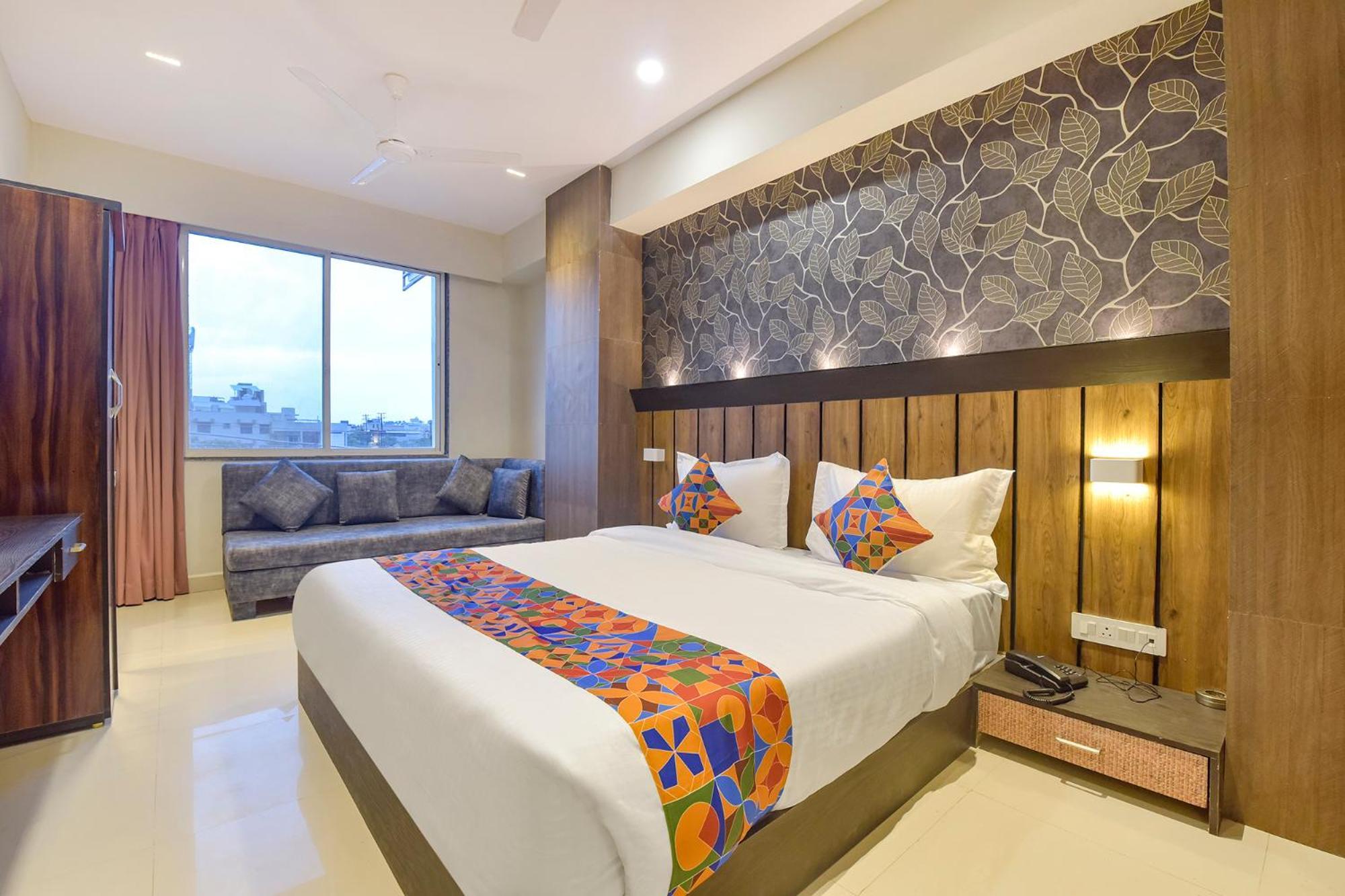 Fabhotel The Max Glory インドール エクステリア 写真