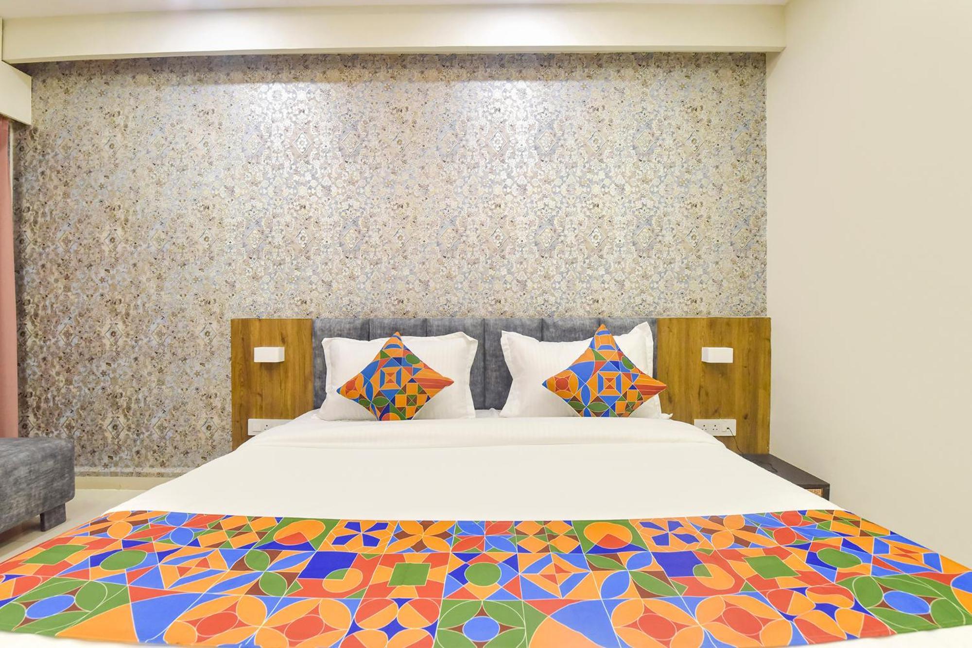 Fabhotel The Max Glory インドール エクステリア 写真
