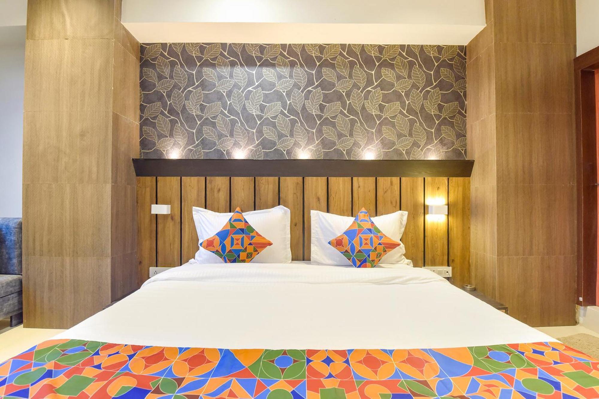 Fabhotel The Max Glory インドール エクステリア 写真