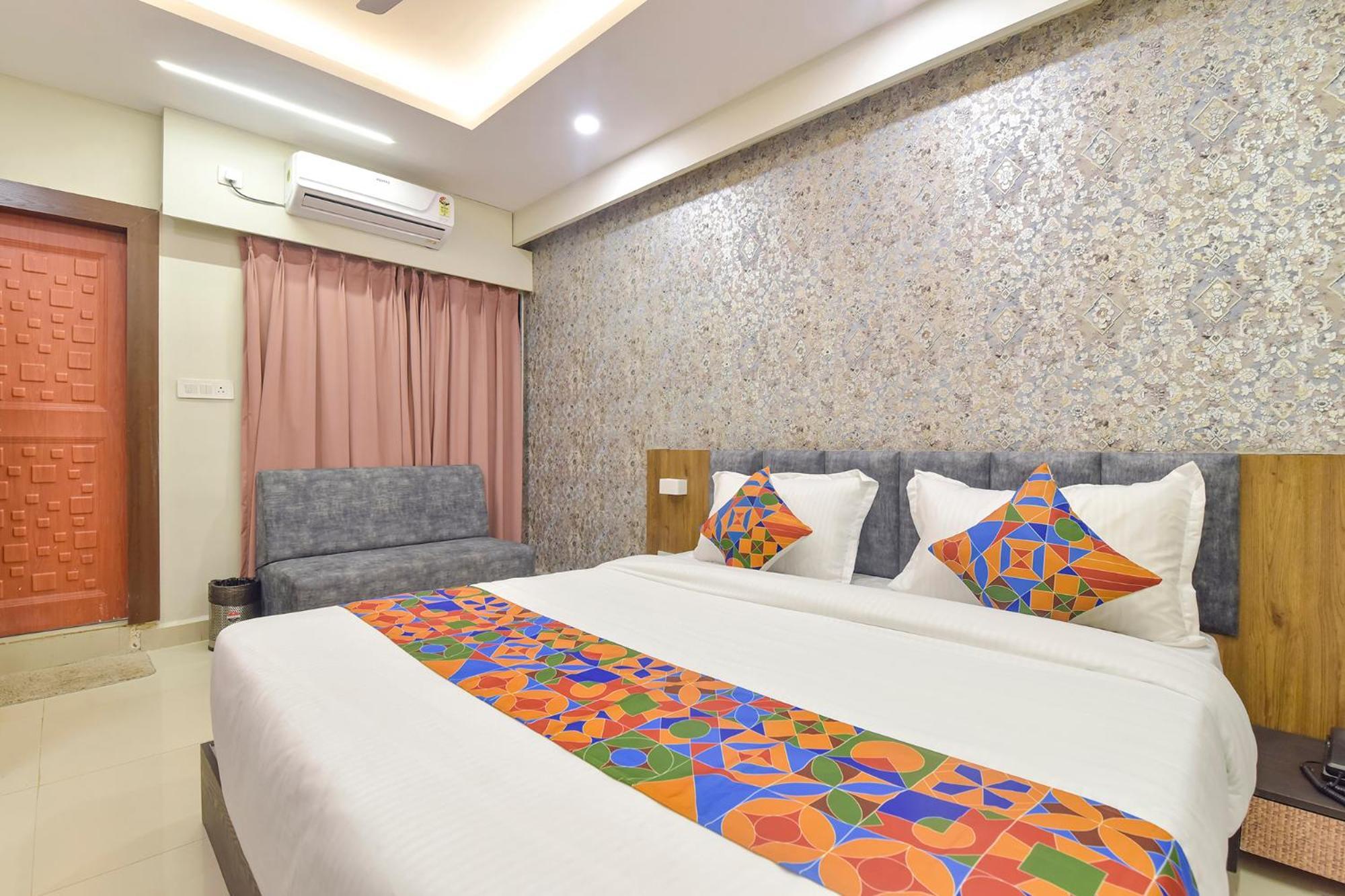 Fabhotel The Max Glory インドール エクステリア 写真