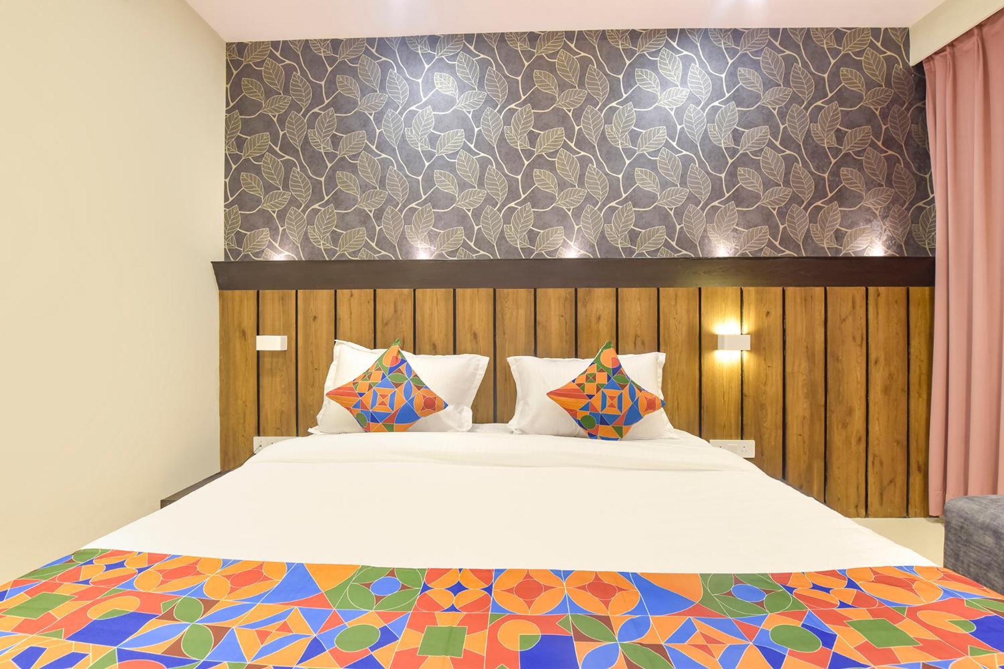 Fabhotel The Max Glory インドール エクステリア 写真