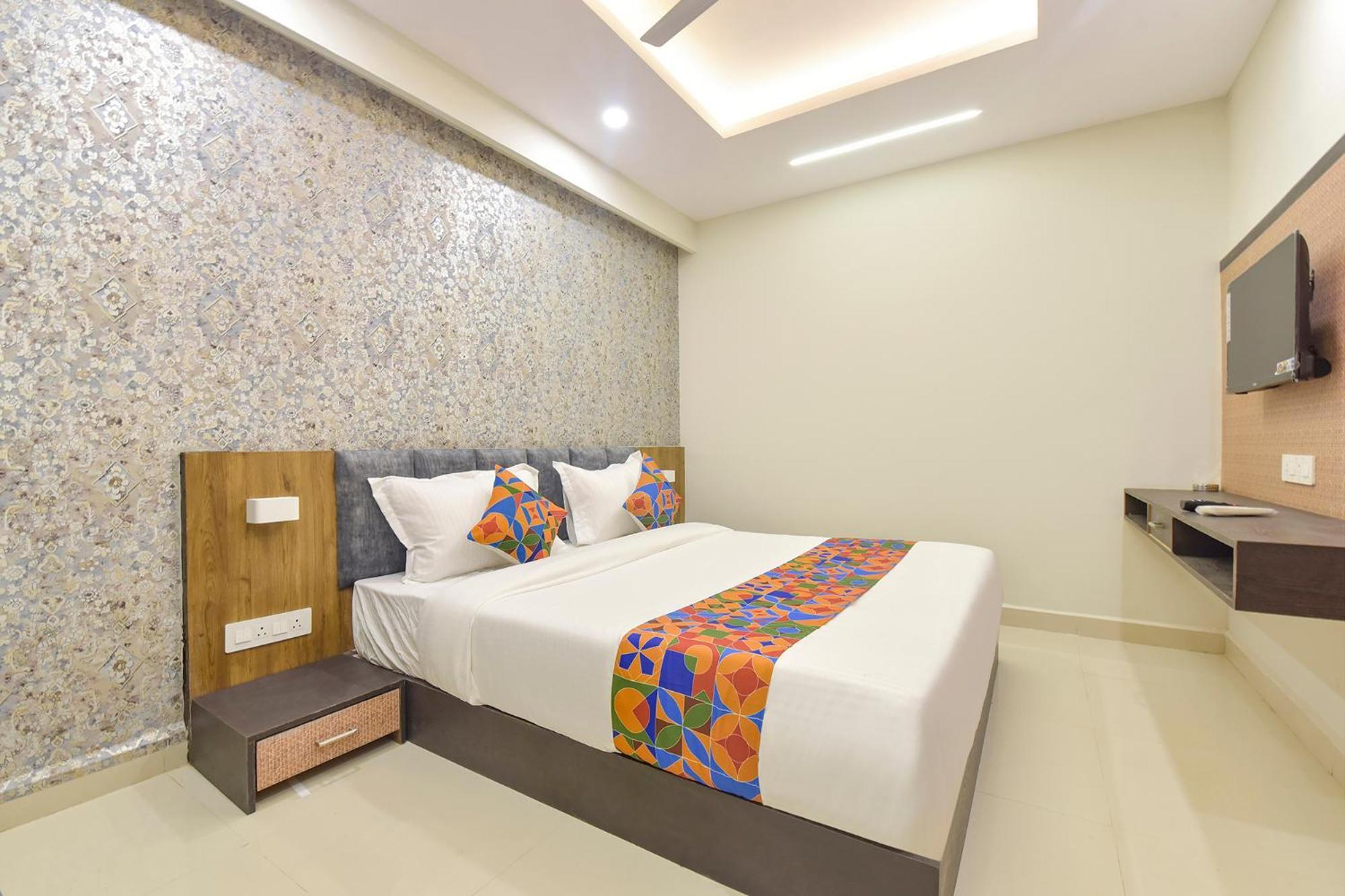 Fabhotel The Max Glory インドール エクステリア 写真