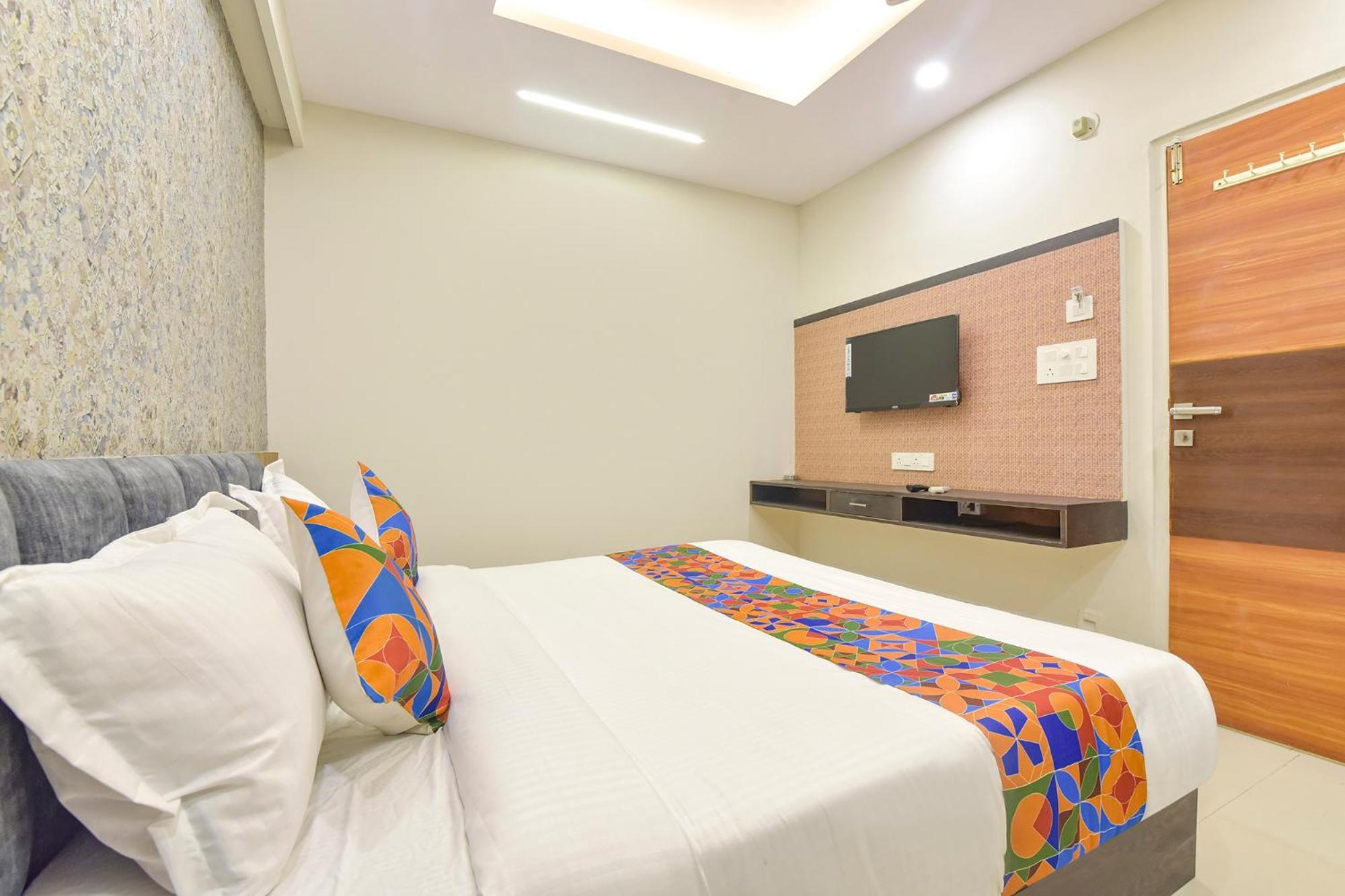 Fabhotel The Max Glory インドール エクステリア 写真