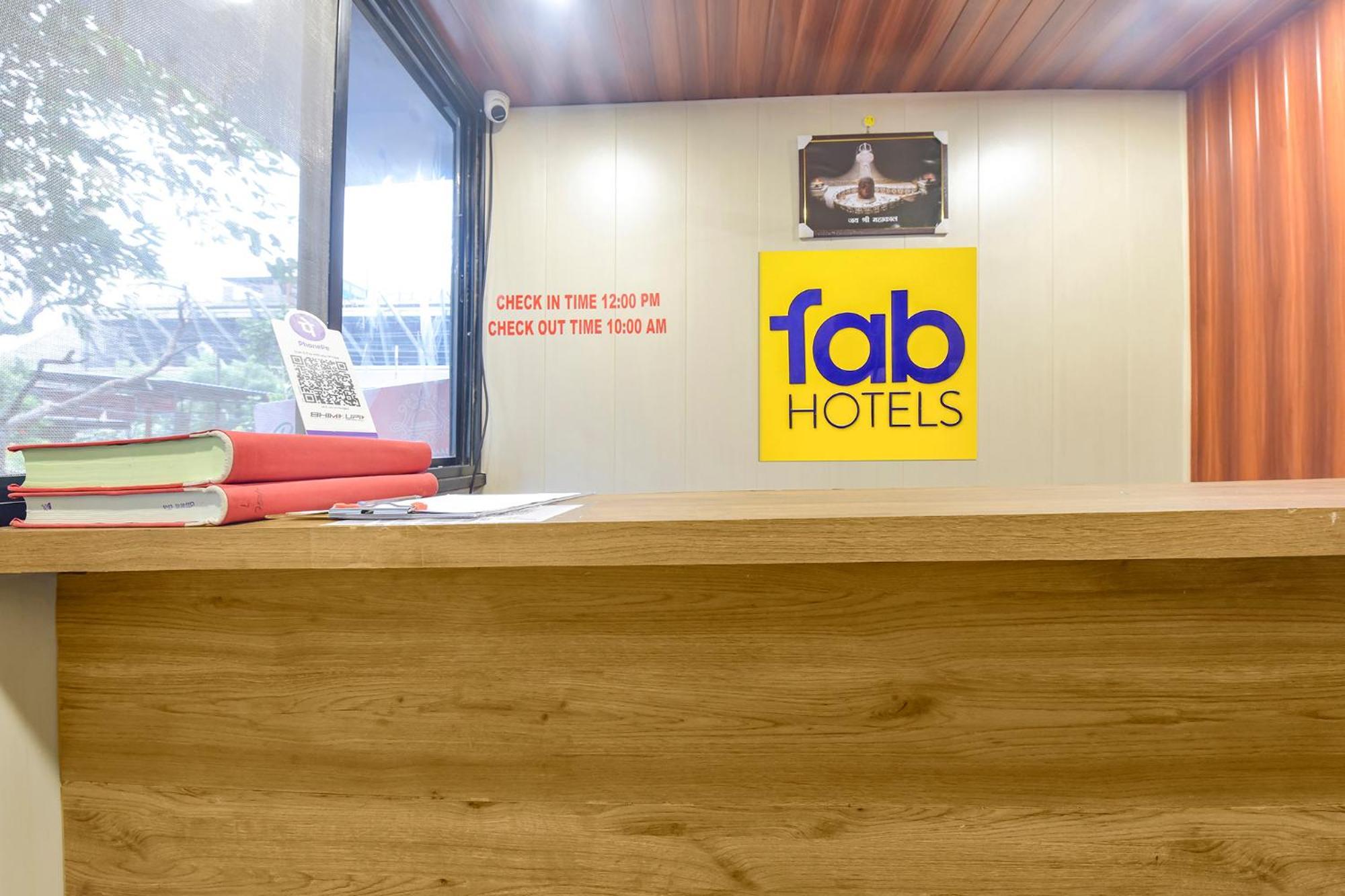 Fabhotel The Max Glory インドール エクステリア 写真
