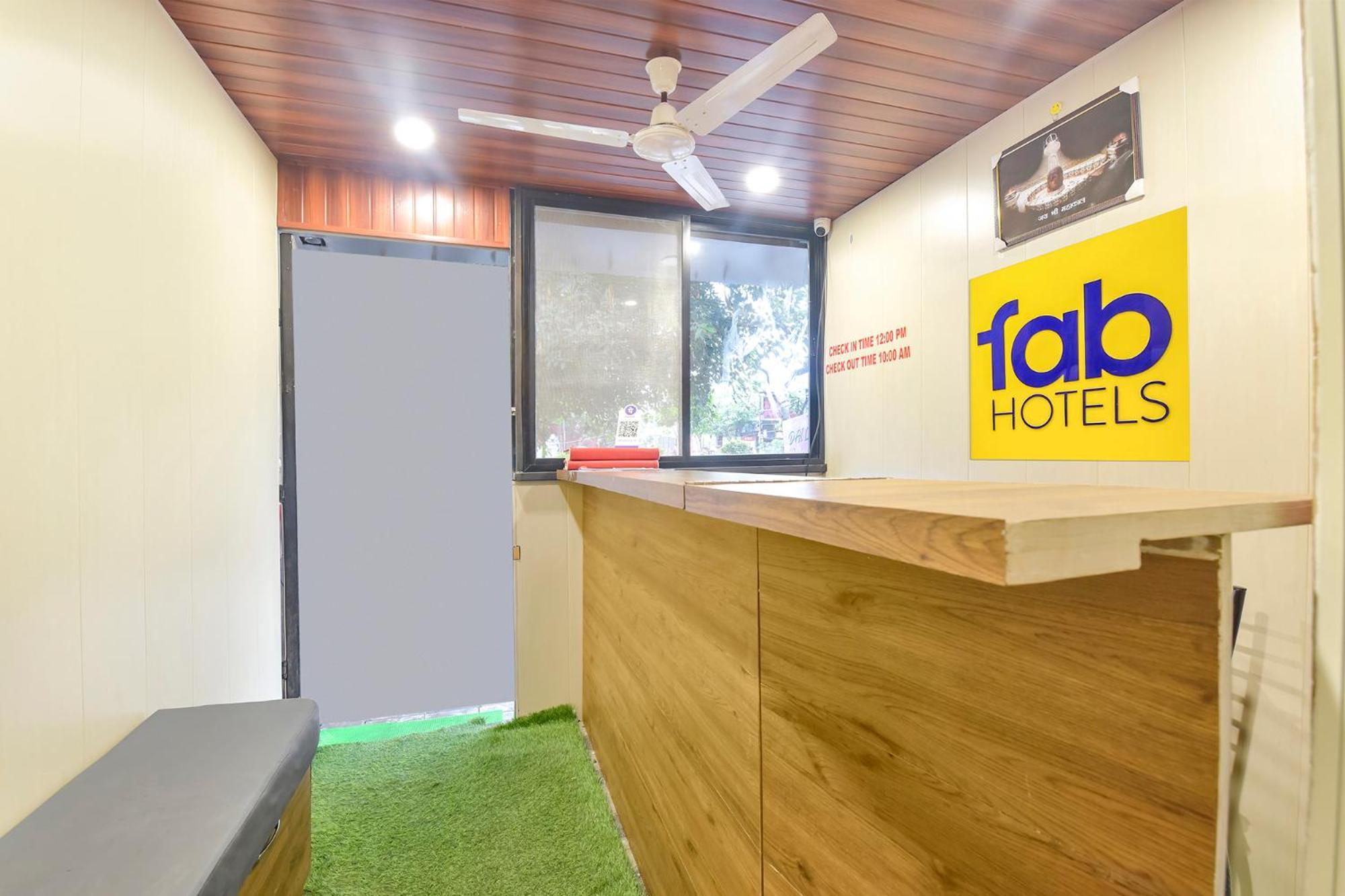 Fabhotel The Max Glory インドール エクステリア 写真
